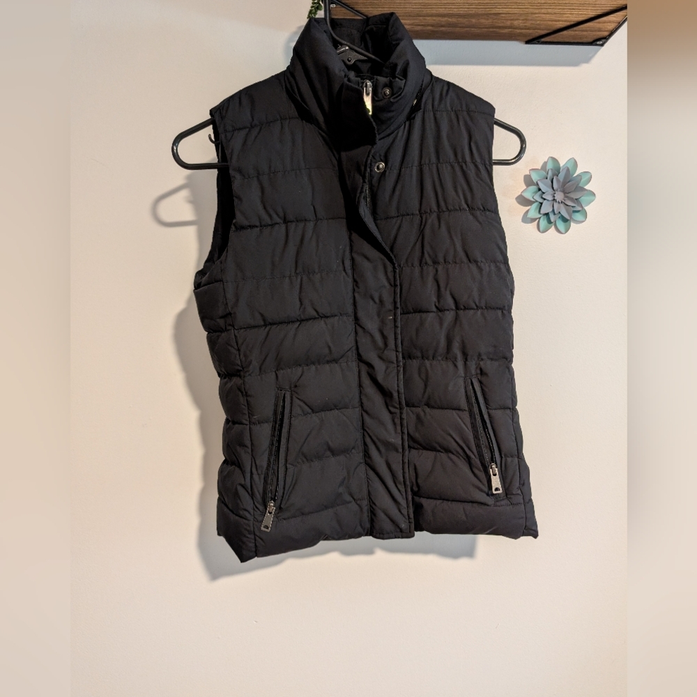 Banana Republic Black Puffer Vest